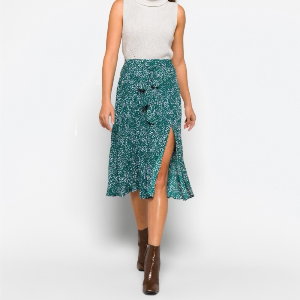 Never worn saige pleated midi skirt